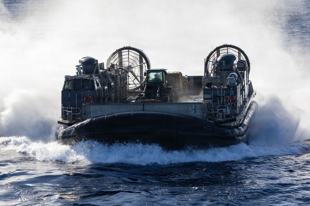USS Iwo Jima Conducts LCAC Operations