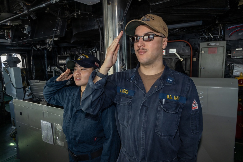 USS Iwo Jima Sailors Conduct Operations From The Pilothouse