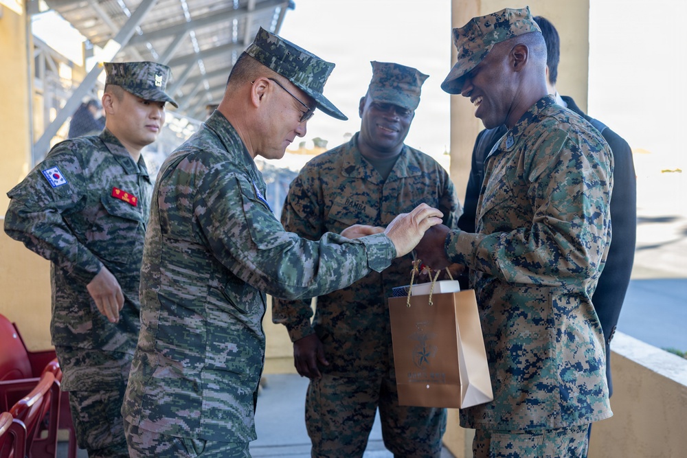 The Republic of Korea Sergeant Major of the Marine Corps visits MCRD San Diego