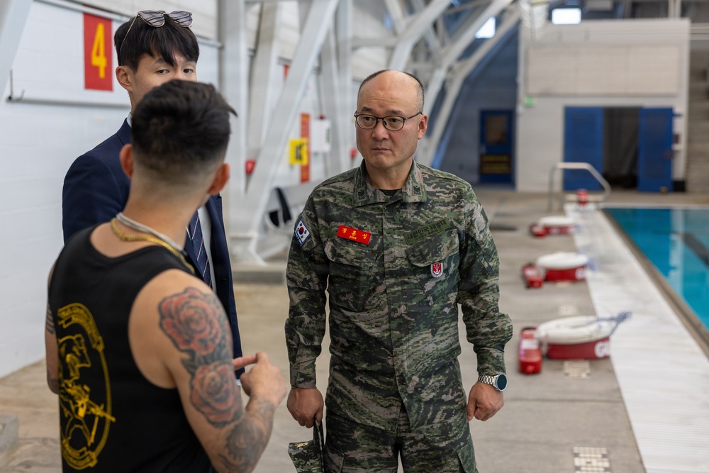 The Republic of Korea Sergeant Major of the Marine Corps visits MCRD San Diego