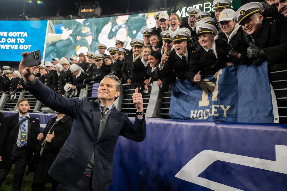 SECWAR Attends 126th ARMY-NAVY Game
