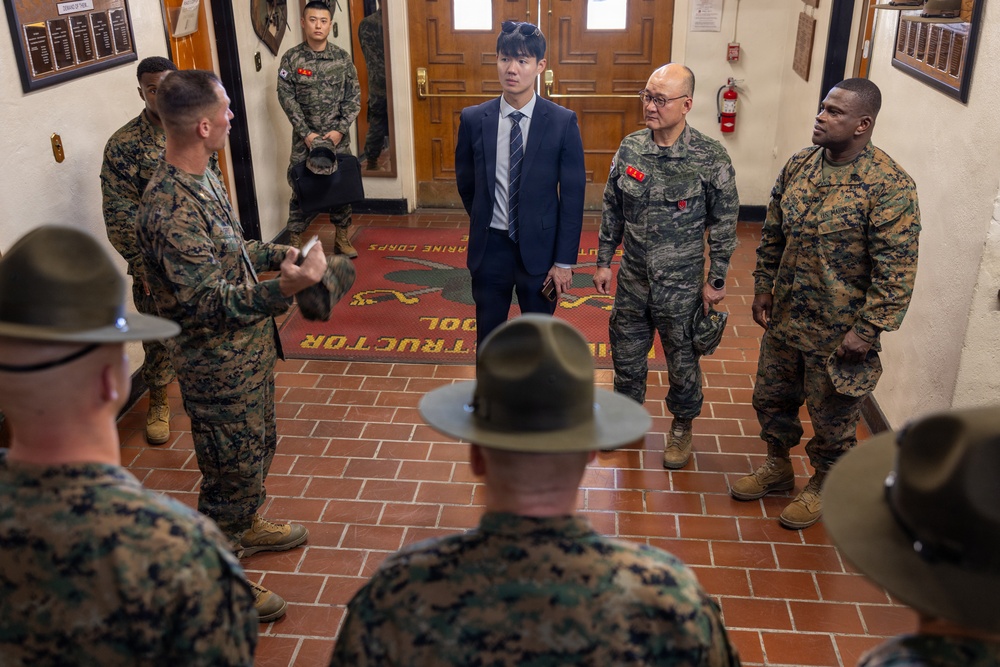 The Republic of Korea Sergeant Major of the Marine Corps visits MCRD San Diego