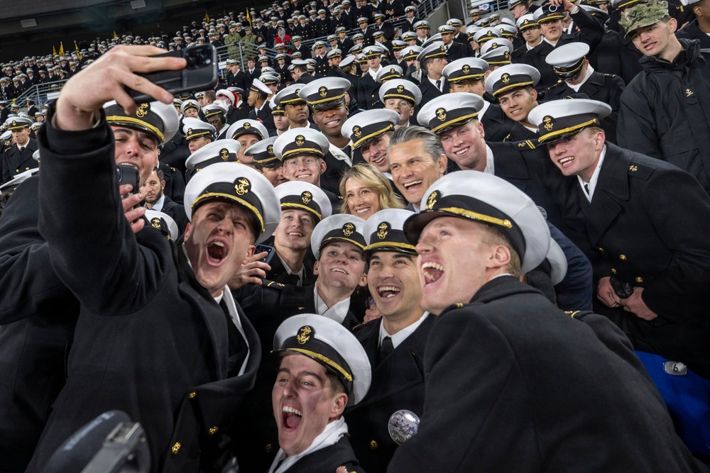 SECWAR Attends 126th ARMY-NAVY Game