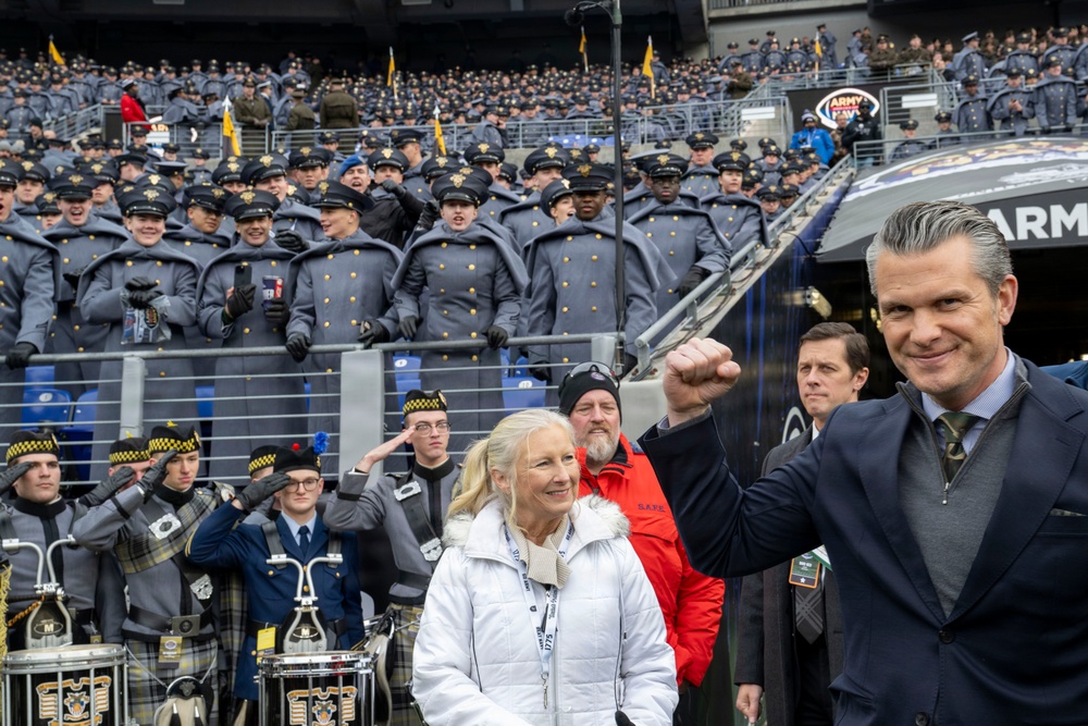 SECWAR Attends 126th ARMY-NAVY Game