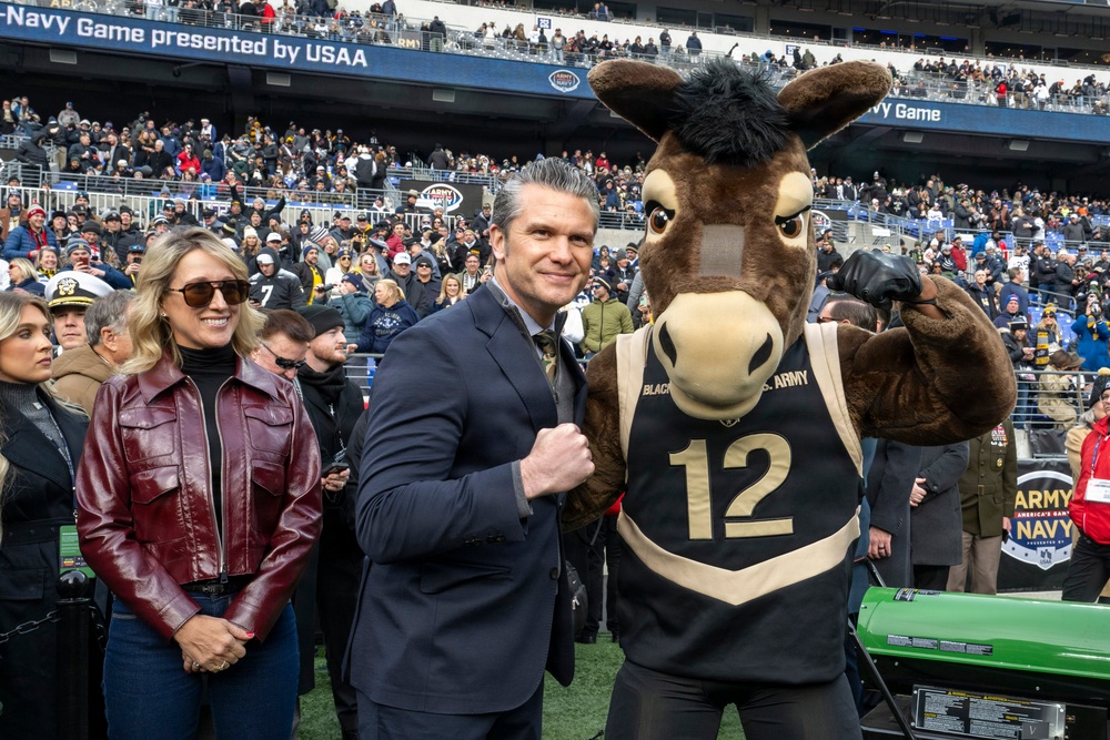 SECWAR Attends 126th ARMY-NAVY Game