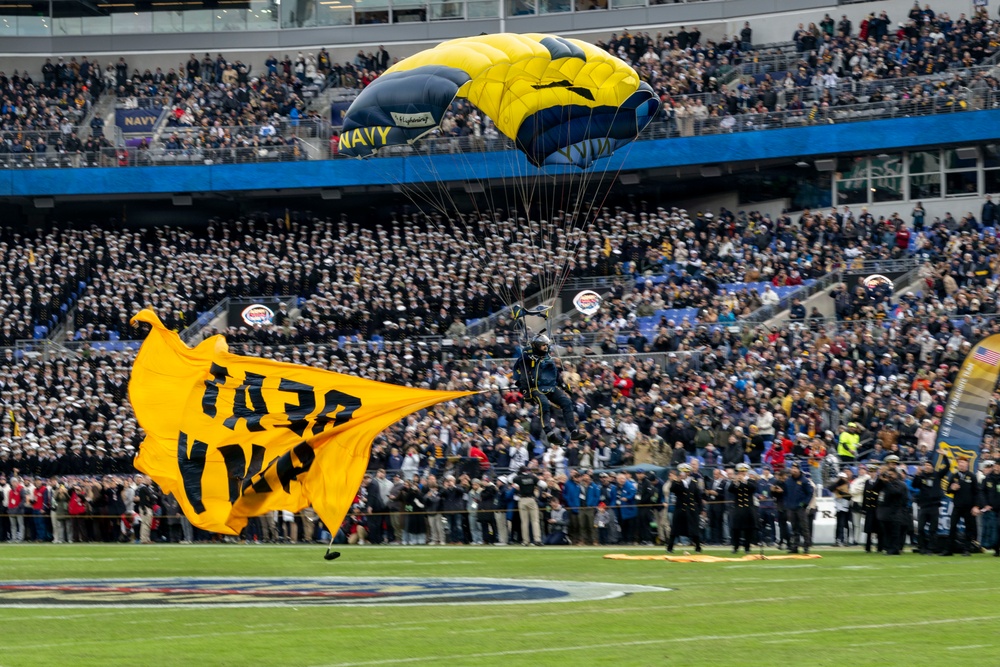 SECWAR Attends 126th ARMY-NAVY Game