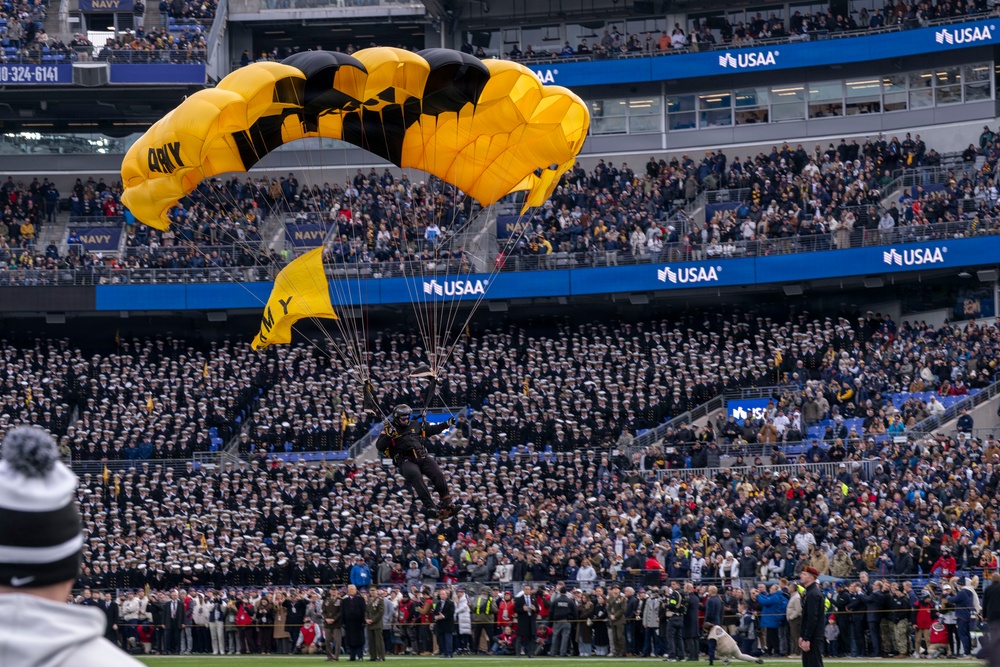 SECWAR Attends 126th ARMY-NAVY Game