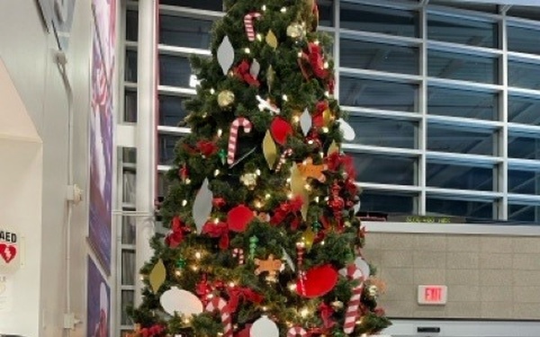 Game On: Sailors Unwind at NEX Great Lakes Ahead of Holiday Break