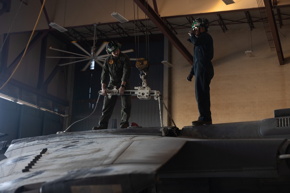 MCAS Yuma AV-8B Harrier II Taken Apart to be Sent to a Prominent National Museum