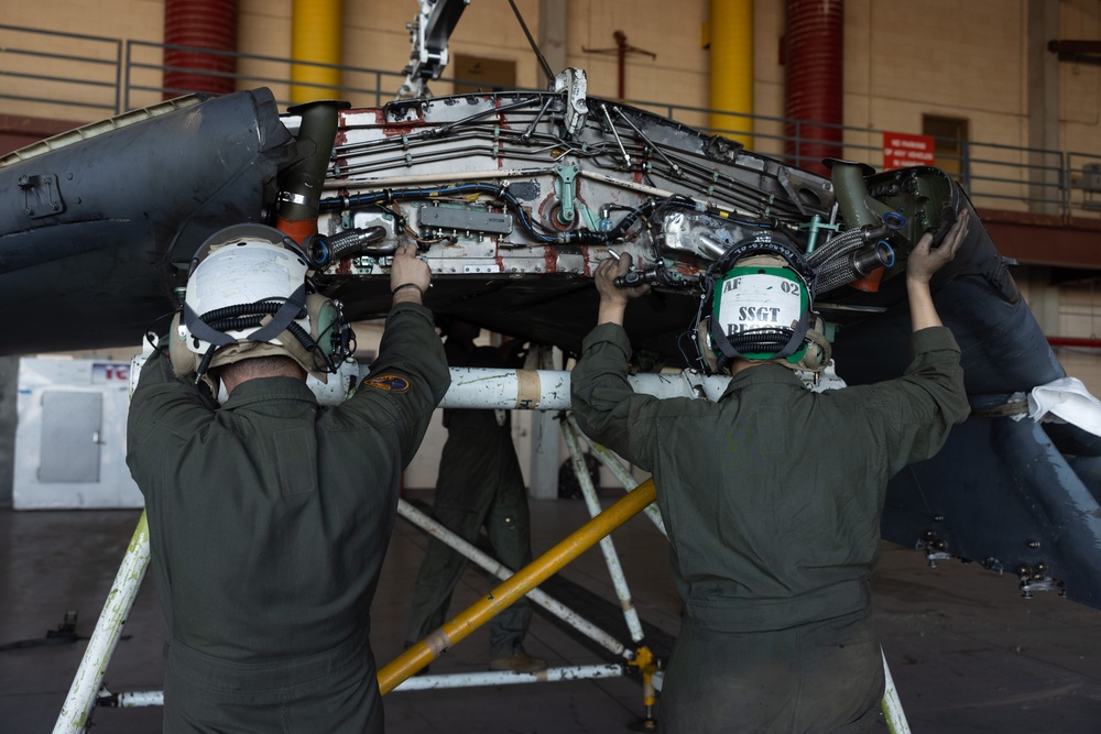 MCAS Yuma AV-8B Harrier II Taken Apart to be Sent to a Prominent National Museum
