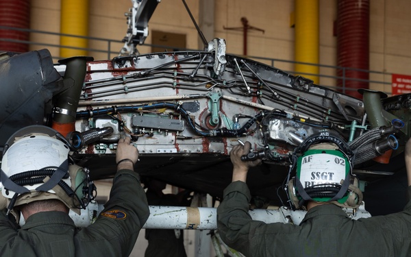 MCAS Yuma AV-8B Harrier II Taken Apart to be Sent to a Prominent National Museum
