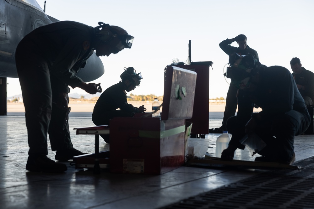 MCAS Yuma AV-8B Harrier II Taken Apart to be Sent to a Prominent National Museum