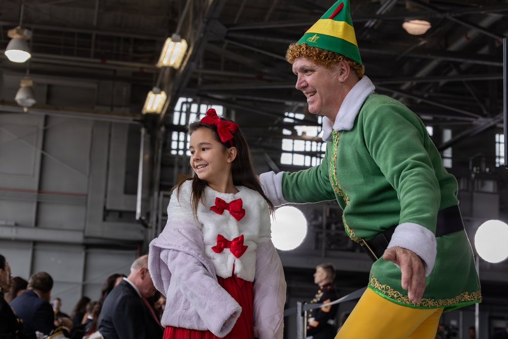 First Lady Joins Marines in Toys for Tots Charity Event