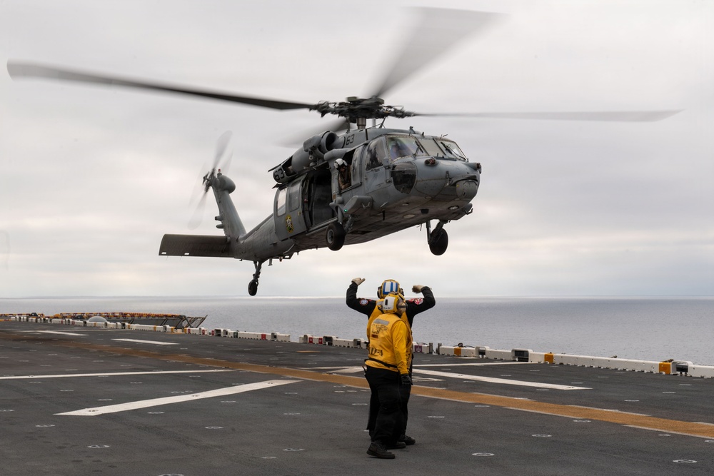 USS Boxer Conducts Fast-Roping Drills