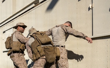 11th MEU Marines Implement Evacuation Control Center