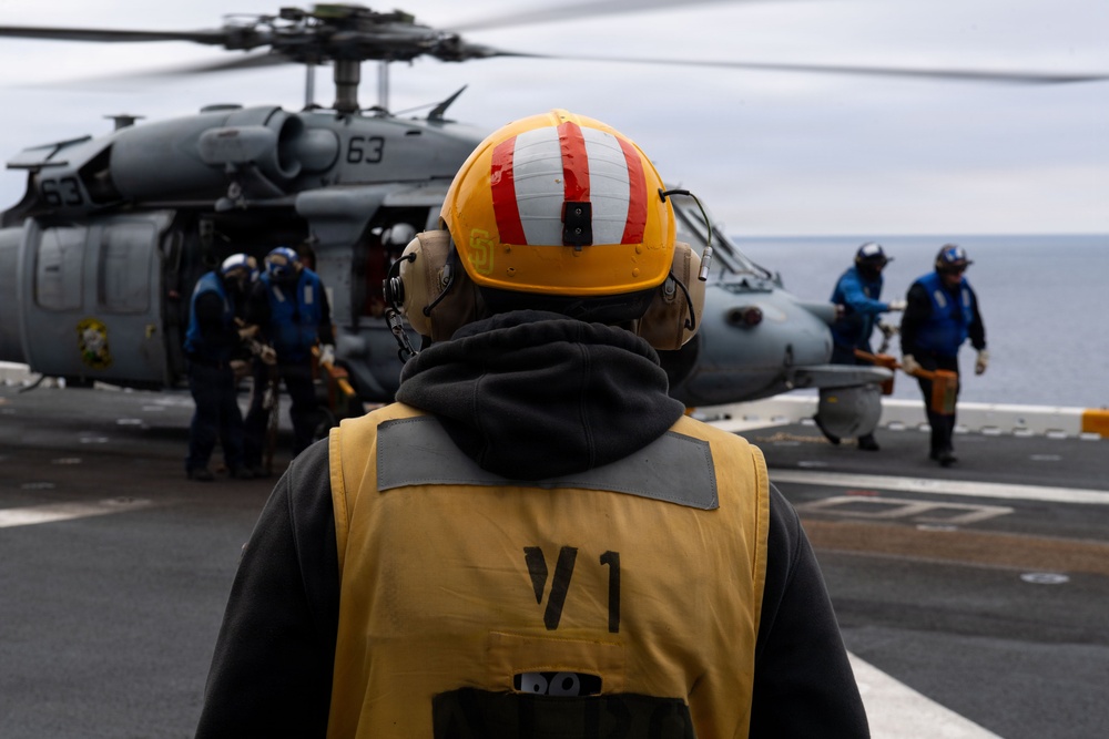 USS Boxer Conducts Fast-Roping Drills