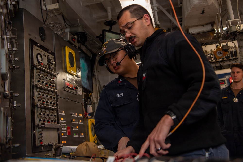 USS Boxer conducts engineering drill