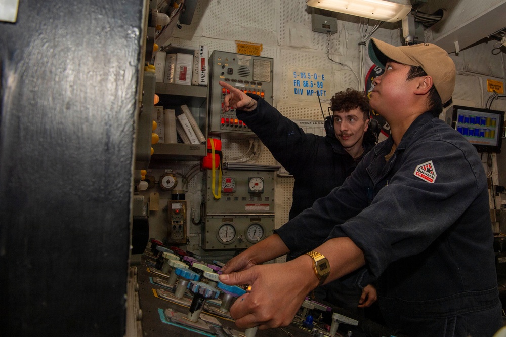 USS Boxer conducts engineering drill