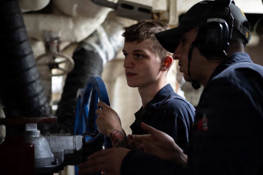 USS Boxer conducts engineering drills