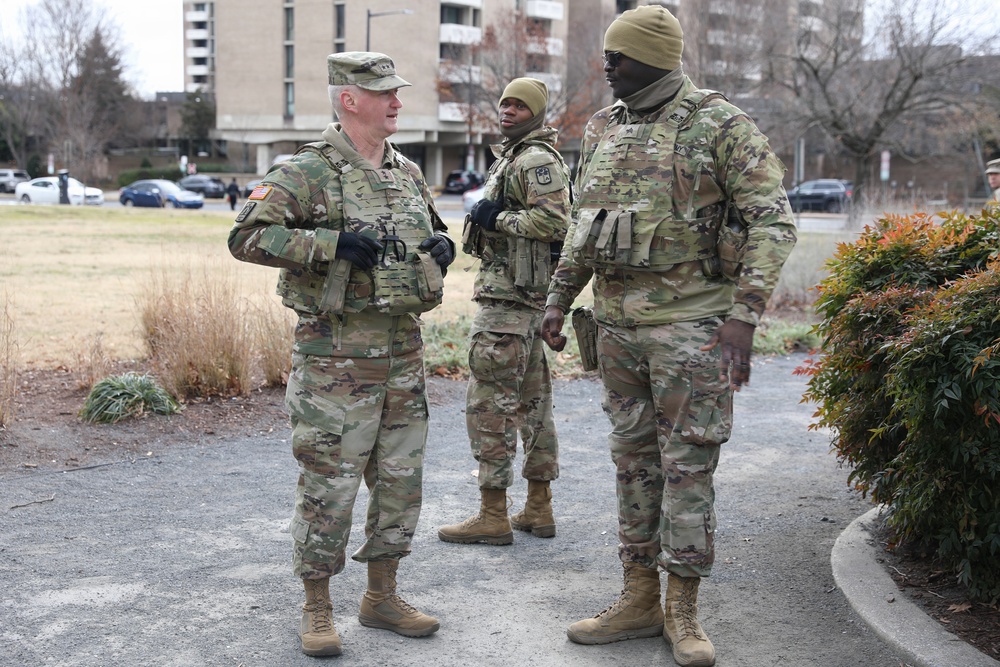 Major General Wholey visits South Carolina National Guard Soldiers