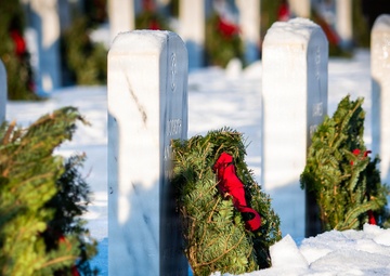 Gone but never forgotten: Alaska remembers heroes with Wreaths Across America