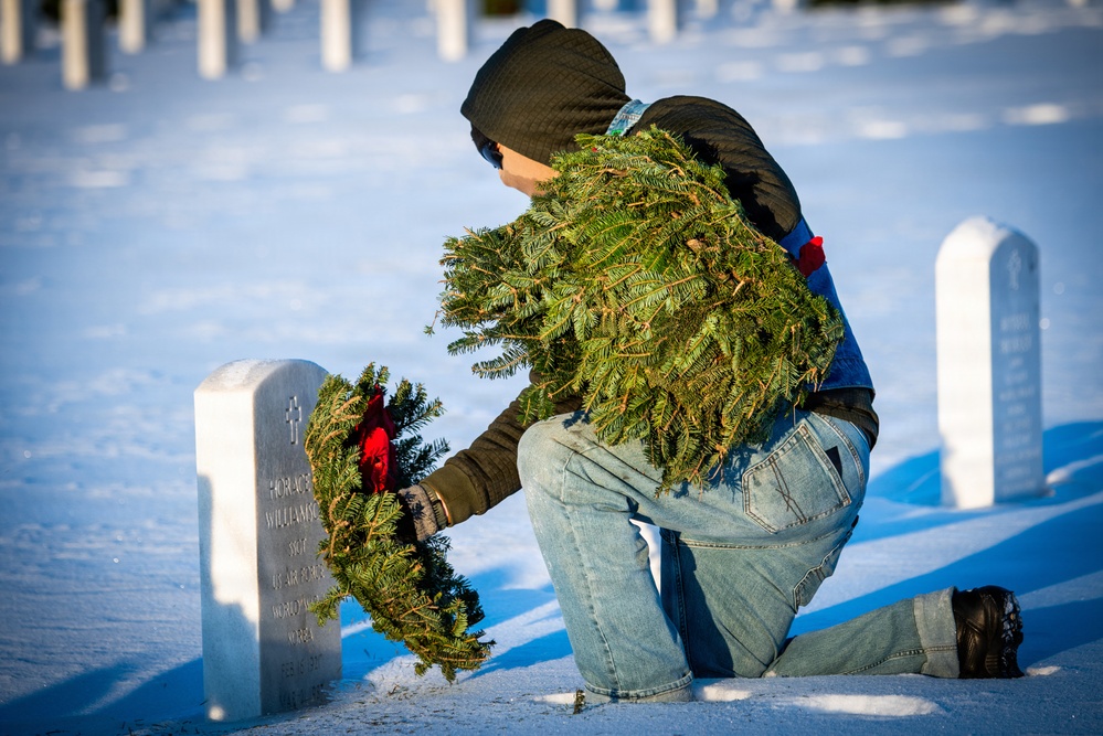 Gone but never forgotten: Alaska remembers heroes with Wreaths Across America