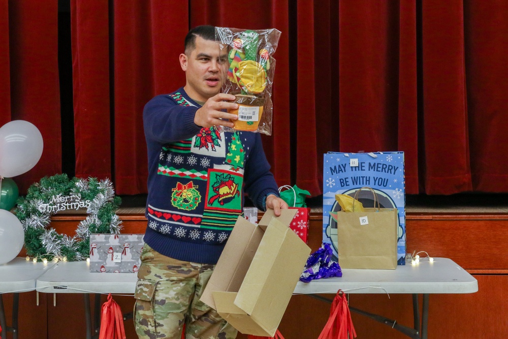 HHC, 2CAB Hosts Holiday Celebration