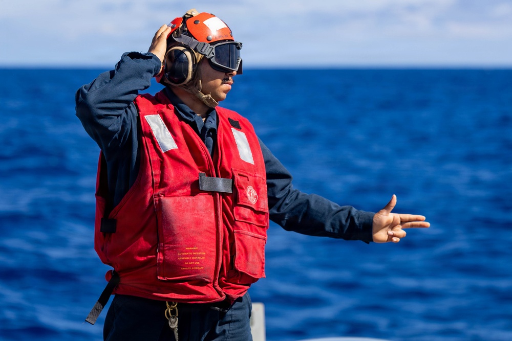 USS Rafael Peralta (DDG 115) Flight Ops
