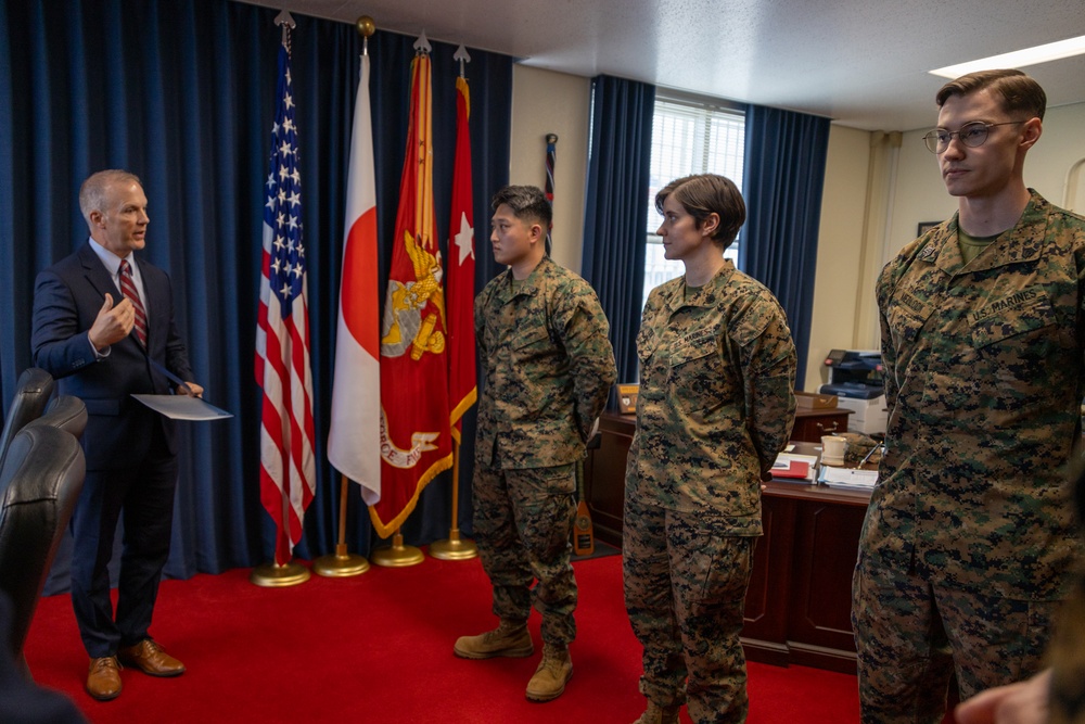 Director of NCIS visits III MEF Commanding General
