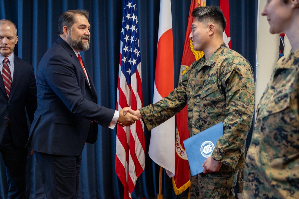 Director of NCIS visits III MEF Commanding General