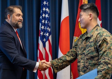 Director of NCIS visits III MEF Commanding General