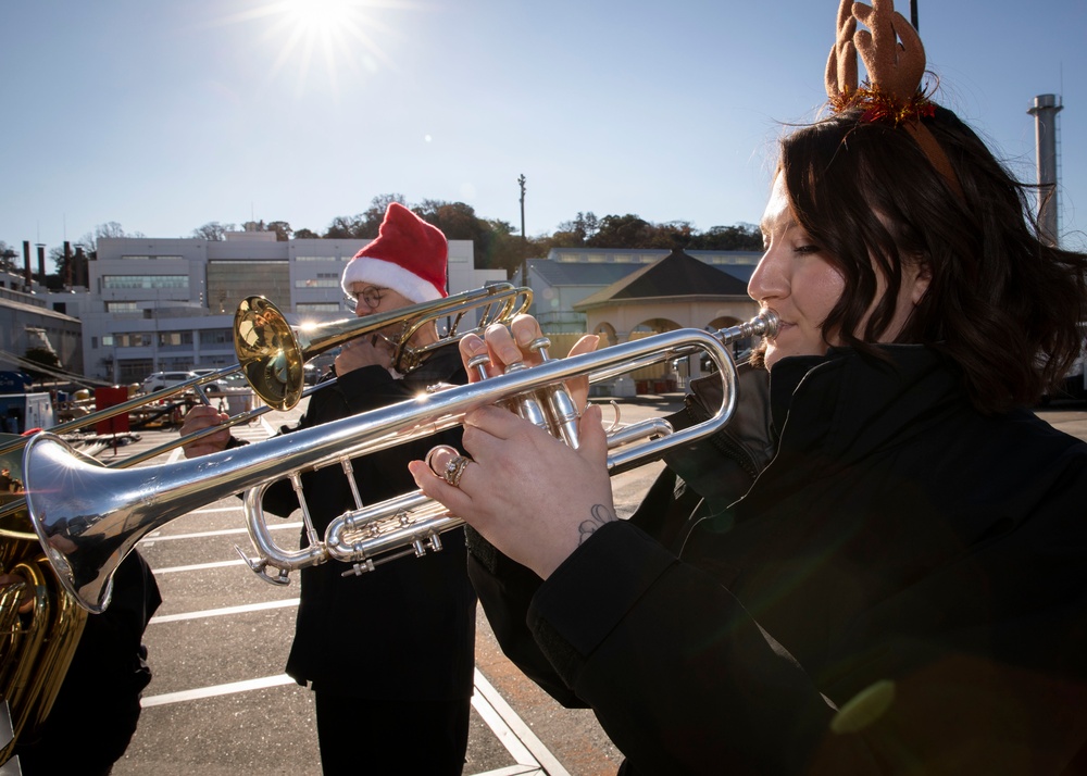 7th Fleet Band Performs Holiday Carols