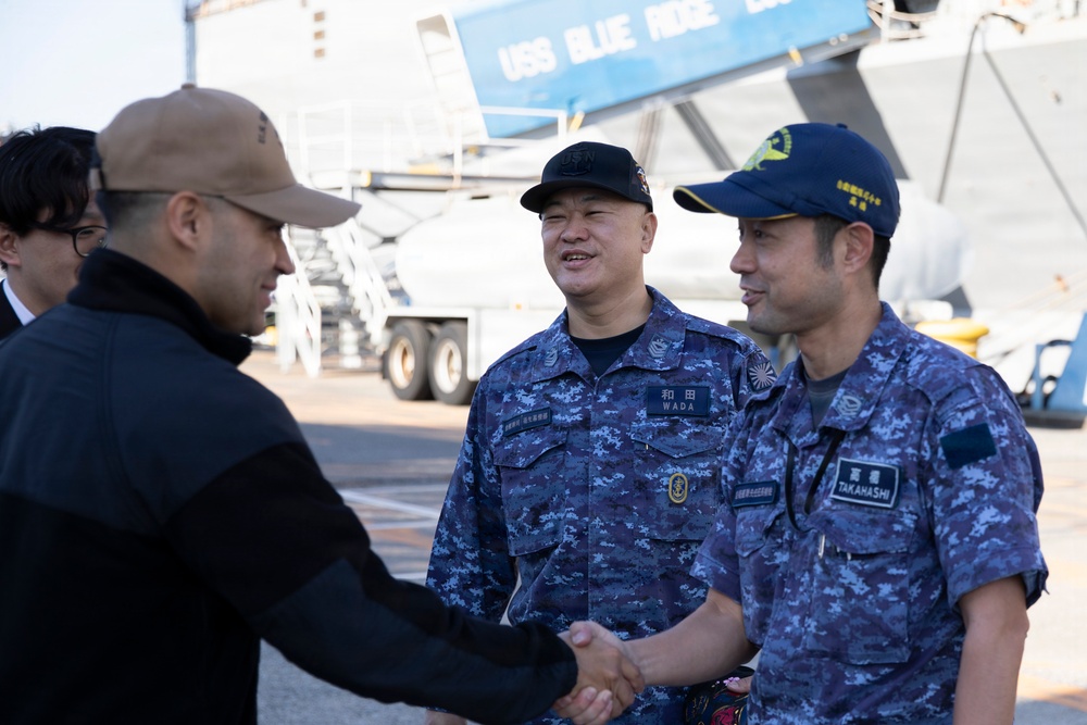 JMSDF Chiefs Present Gate Pine