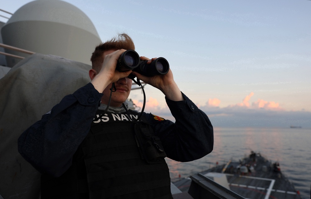 USS Roosevelt (DDG 80) Transits Arabian Gulf