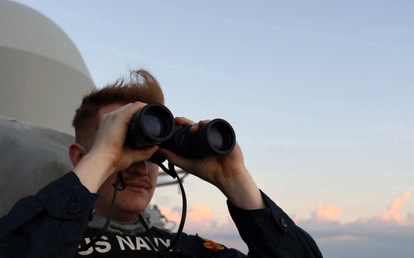 USS Roosevelt (DDG 80) Transits Arabian Gulf
