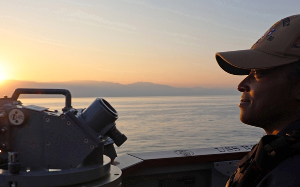 USS Roosevelt (DDG 80) Transits Arabian Gulf