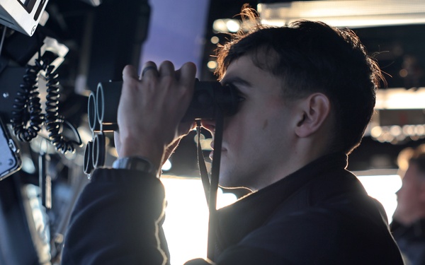 USS Roosevelt (DDG 80) Transits Arabian Gulf