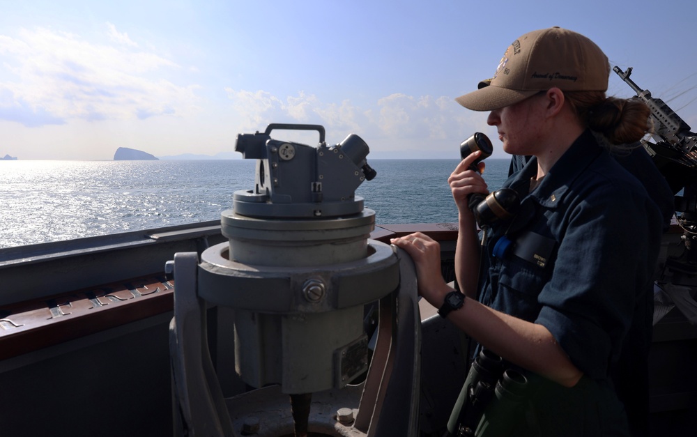 USS Roosevelt (DDG 80) Transits Strait of Hormuz
