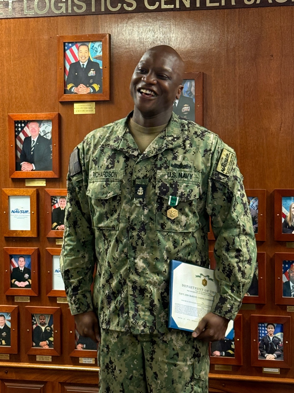RSC Richardson receives EOT award at NAVSUP FLC Jacksonville