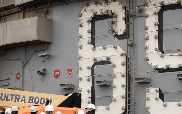 Adm. Kilby visits USS Dwight D. Eisenhower