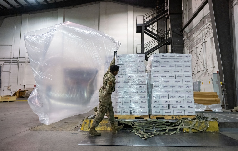 CENTCOM Families and Troops Receive Holiday Care Packages