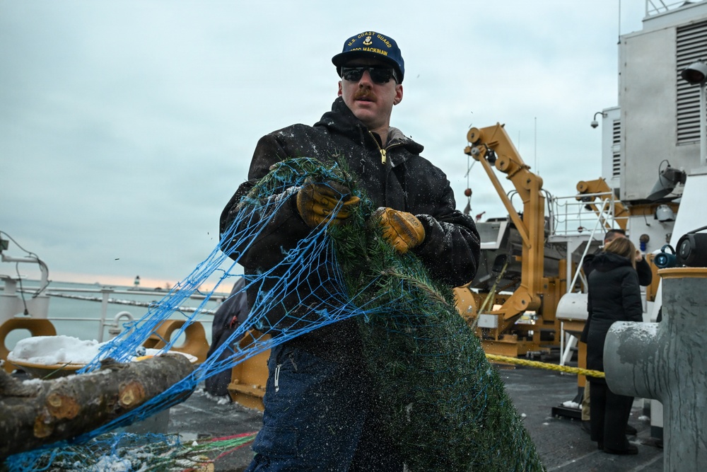 U.S. Coast Guard Cutter Mackinaw (WLBB 30) serves as Chicago's Christmas Tree Ship