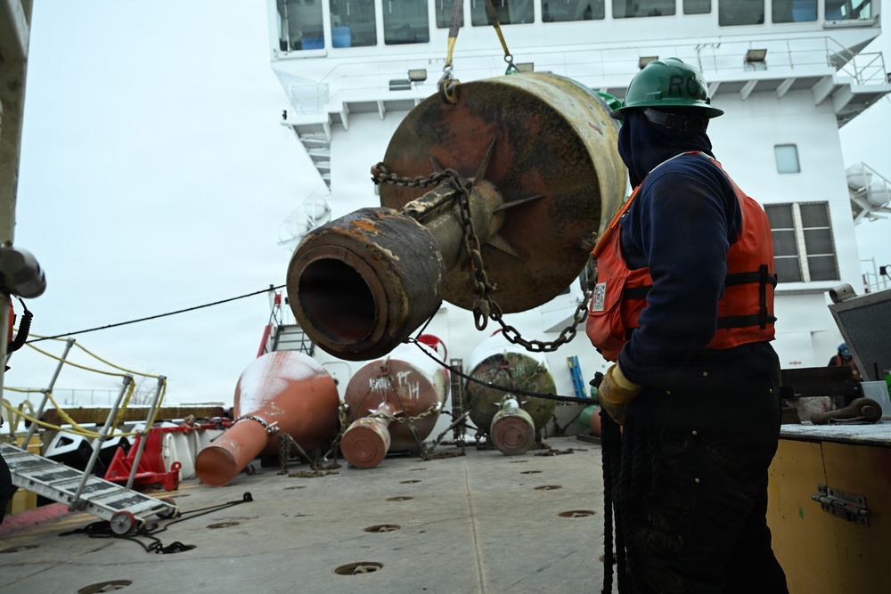 U.S. Coast Guard Cutter Mackinaw (WLBB 30) conducts Operation Fall Retrieve