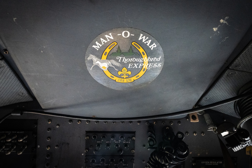 Man 'o War aircraft retired, crosses finish line at Kentucky Air Guard