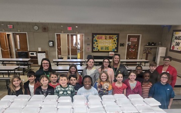 Fort Lee Spouses’ Club delivers 170 dozen cookies to frontline workers and community