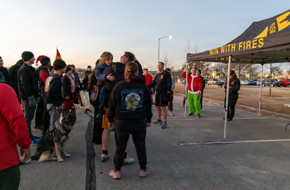 1st Cavalry Division leads the way for a holiday family fun run