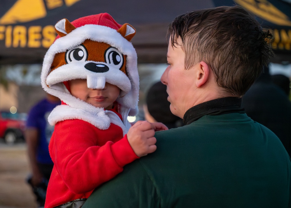 1st Cavalry Division leads the way for a holiday family fun run