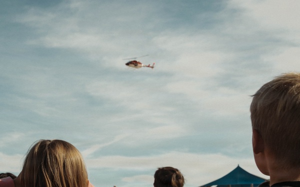 Palm Springs Air Museum conduct annual Santa flyover