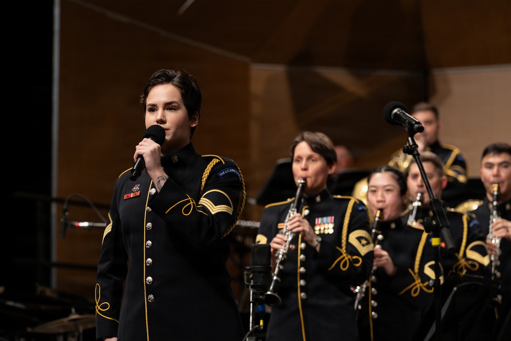 U.S. Army Concert Band performs in Chicago