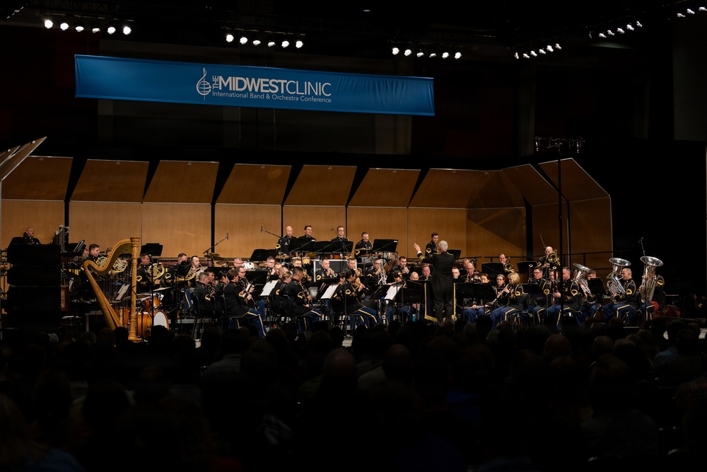 U.S. Army Concert Band performs in Chicago